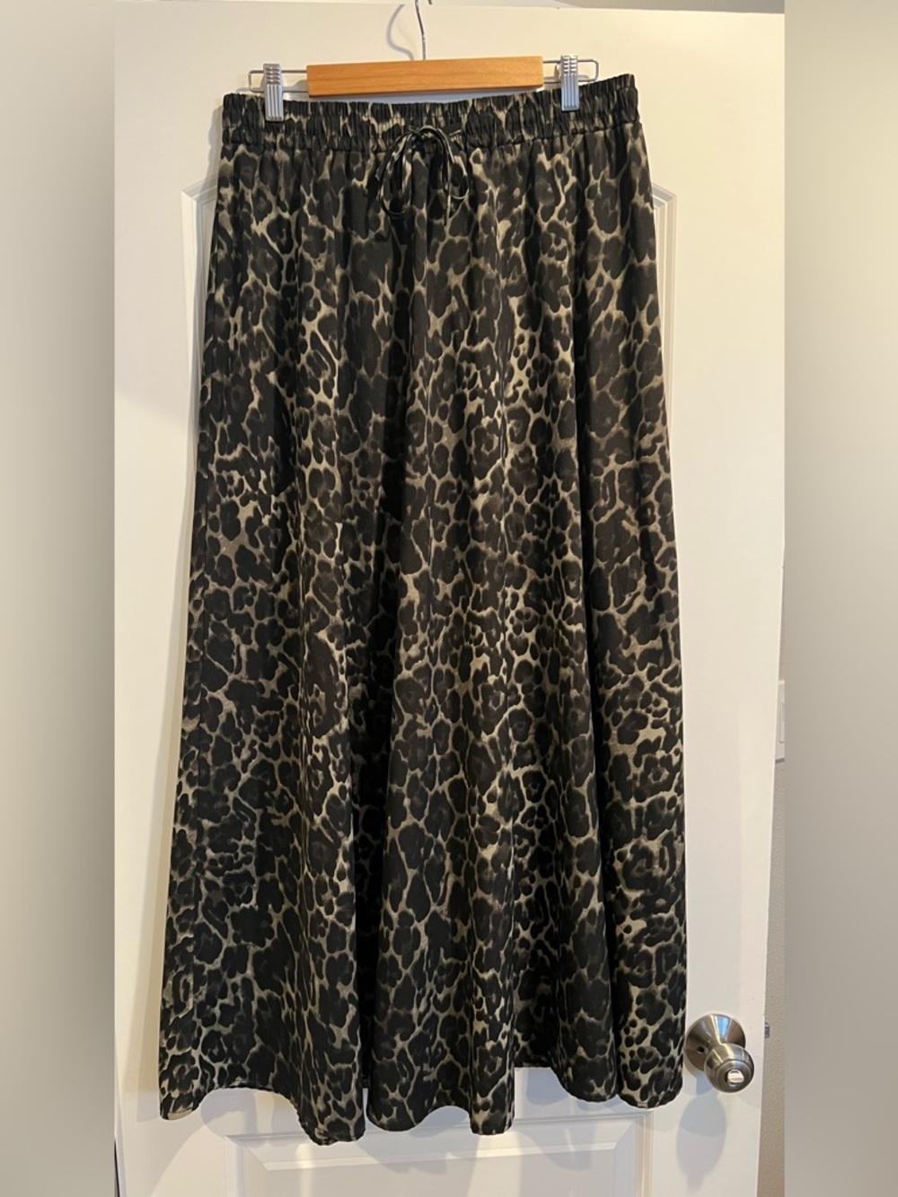 Leopard Print Maxi Skirt - Black/Grey - Picture 5 of 6